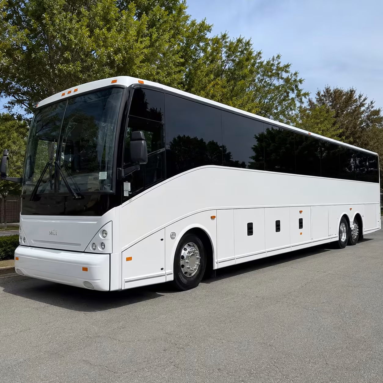 shuttle buses between bwi and baltimore s inner harbor hotels